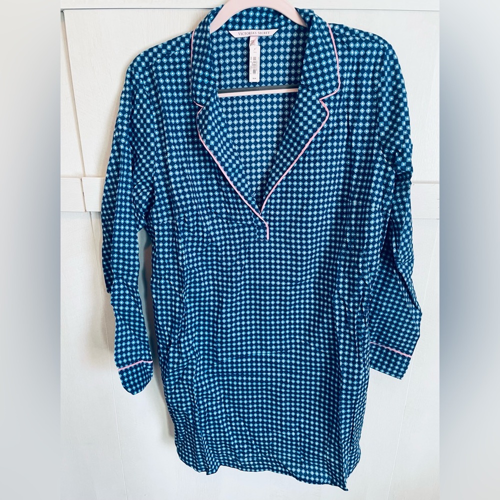 Victoria Secret cotton collard sleep shirt in blue and pink
